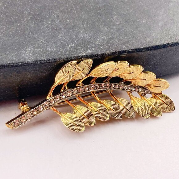 VINTAGE Gold tone brushed metal and clear rhinestone tree branch brooch pin - Picture 1 of 7